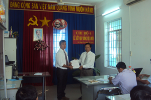 Lễ kết nạp đảng viên mới nhân kỷ niệm 86 năm ngày thành lập Đảng Cộng sản Việt Nam